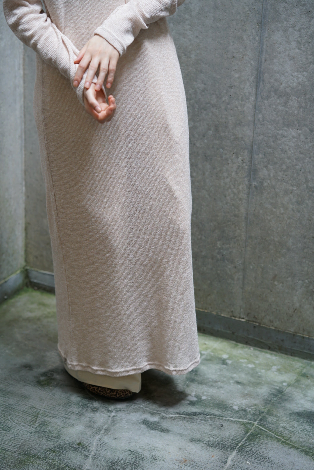 Simple sheer long one-piece