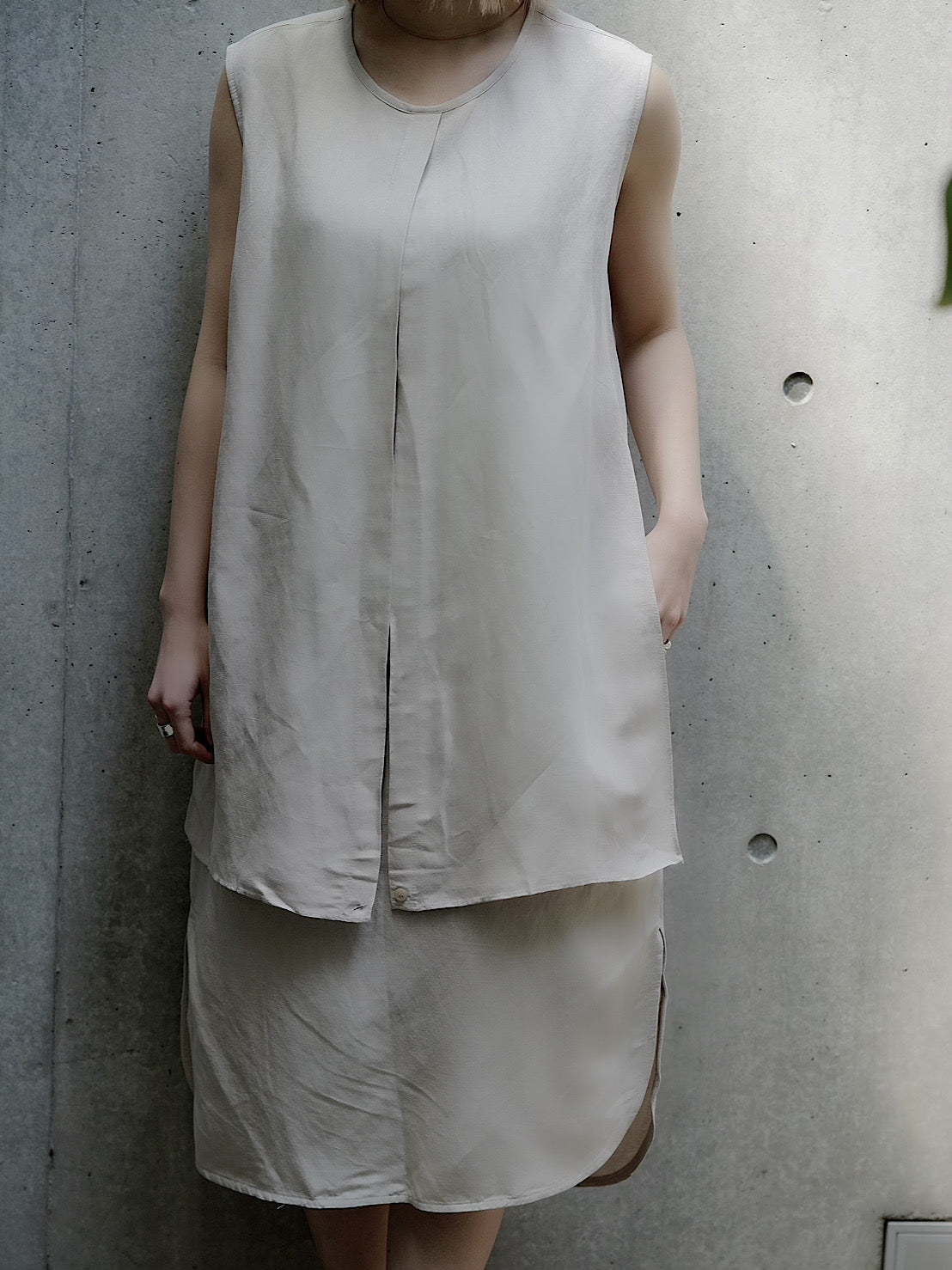 No sleeve design one-piece