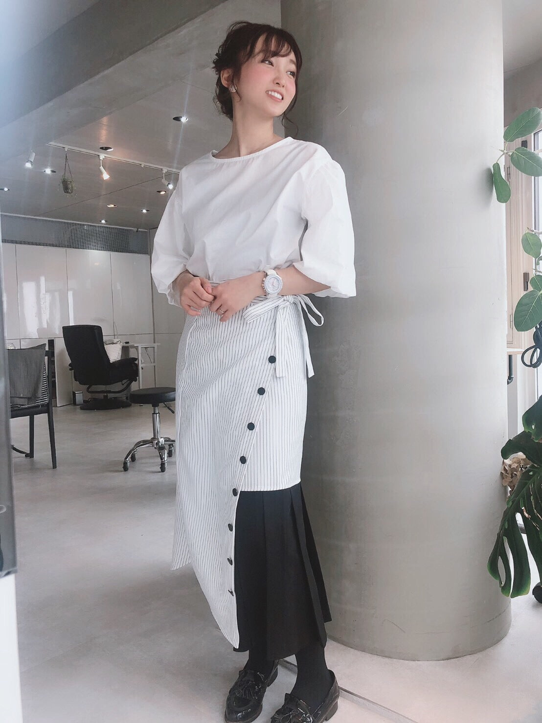 Volume sleeve blouse [WHITE/BLACK]