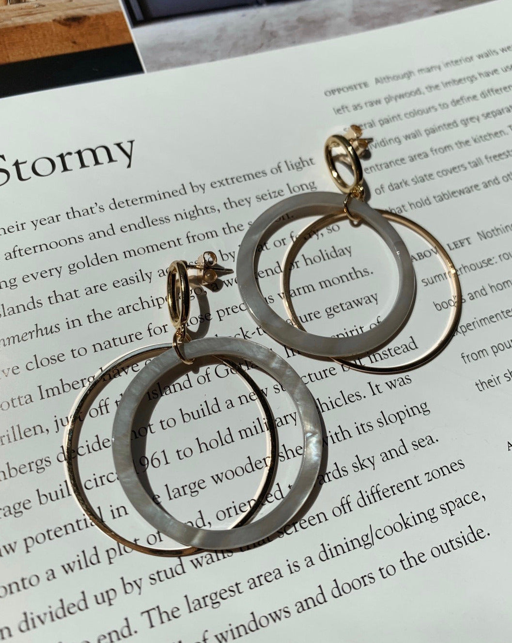 Natural stone hoop pierce.