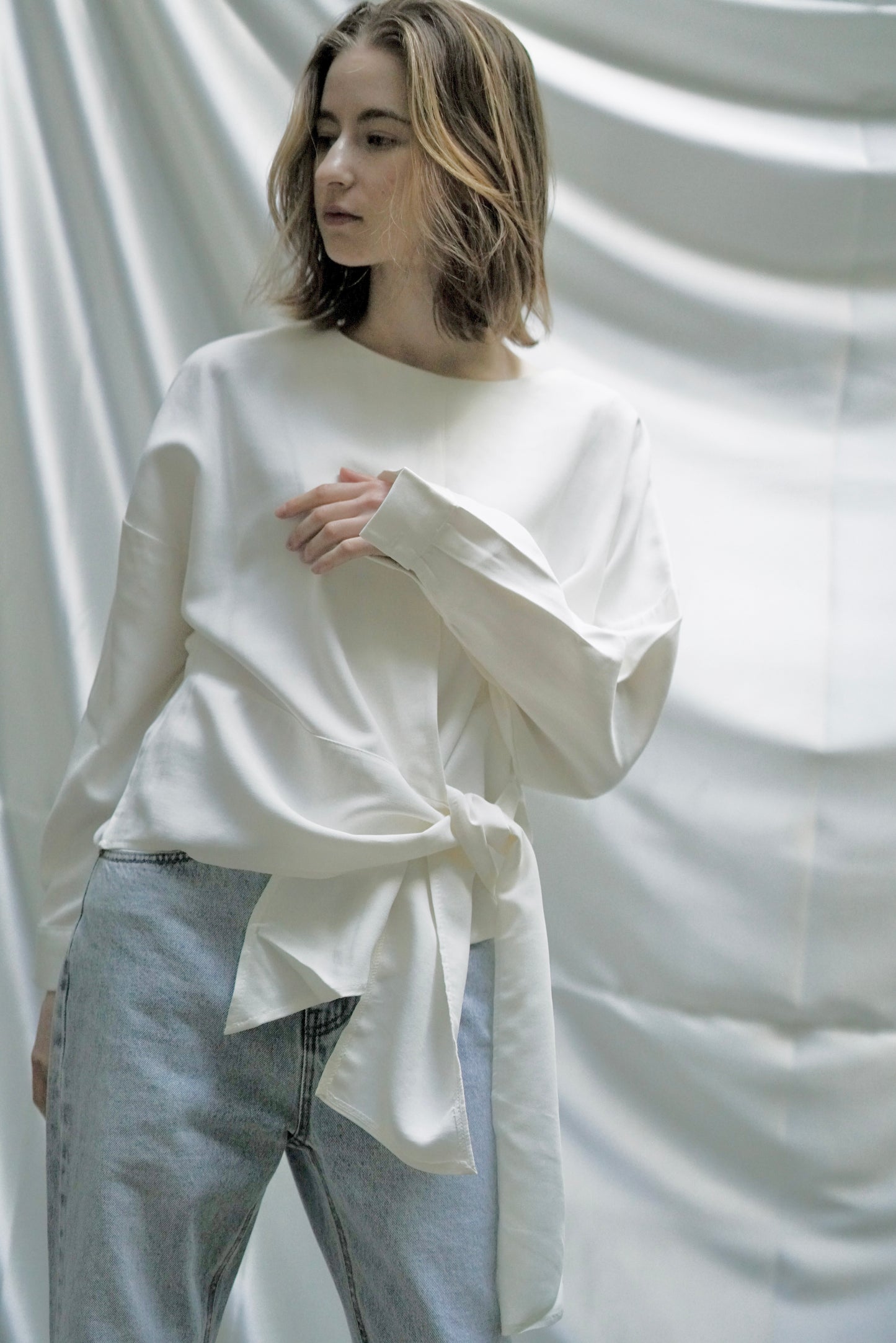 Hem design tops [WHITE/LIGHTBLUE]