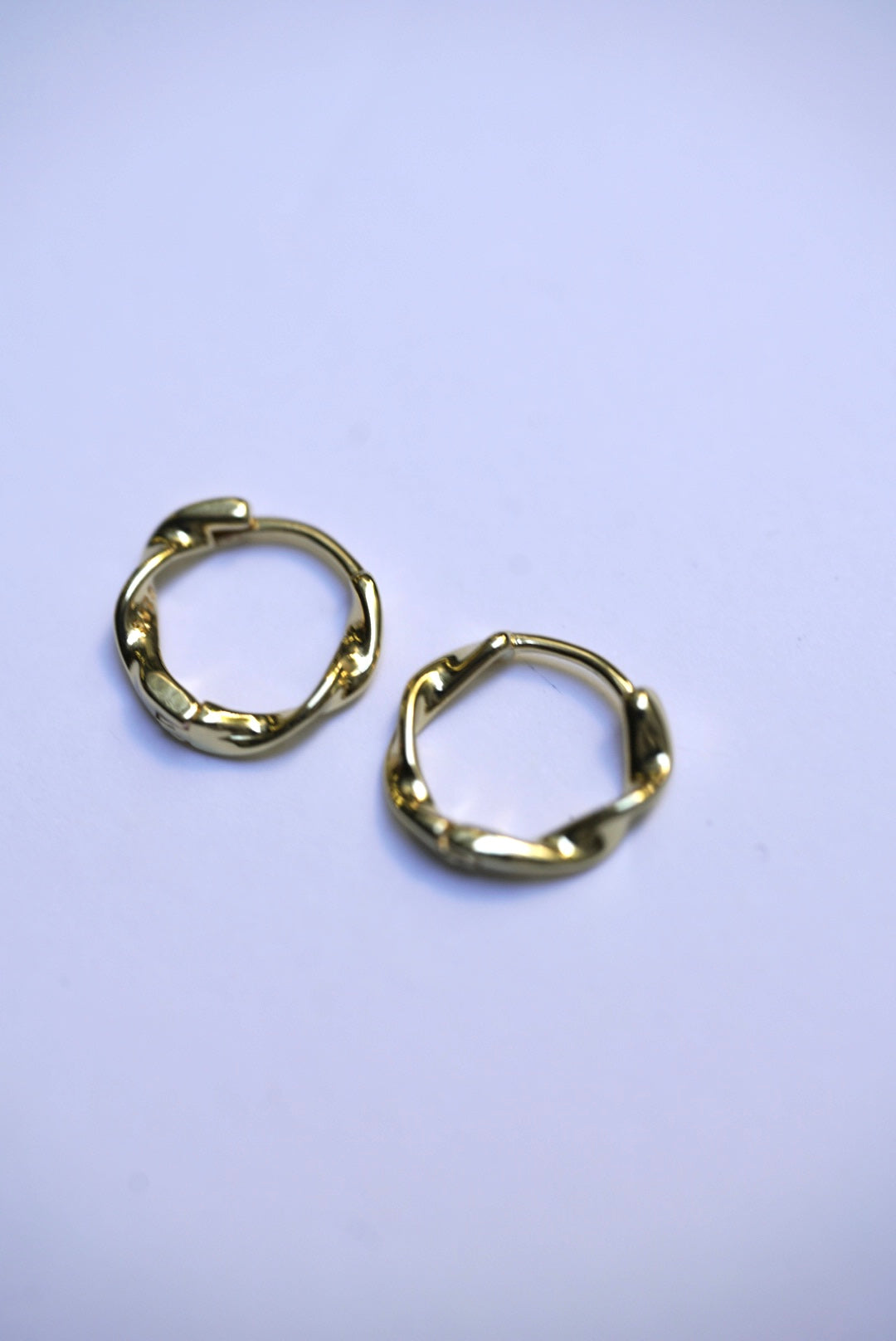 Twist mini hoop pierce