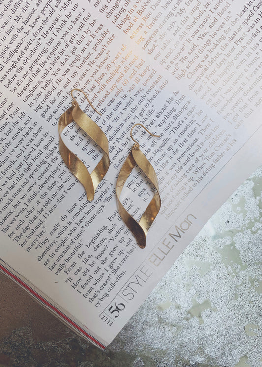 Twist hoop pierce/earrings.