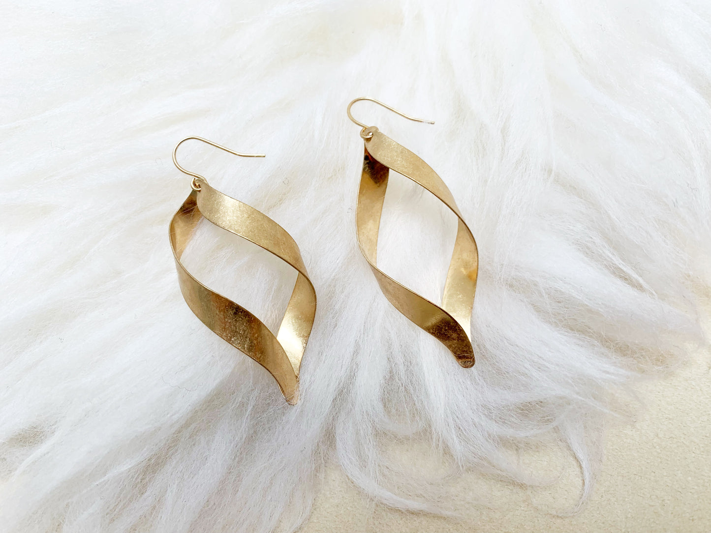 Twist hoop pierce/earrings.
