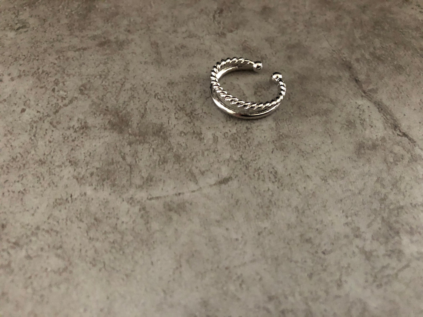 Double hoop earcuff.